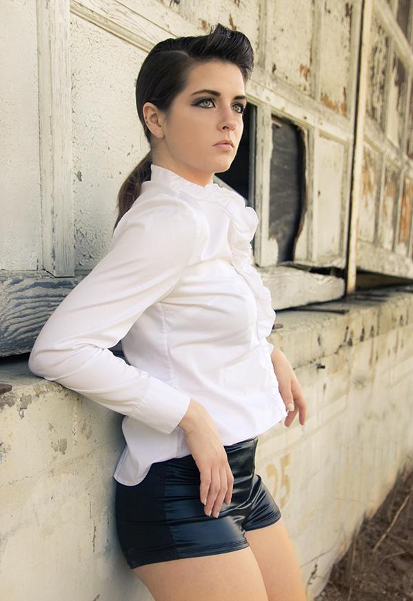 Female model photo shoot of Leah L by keymoon
