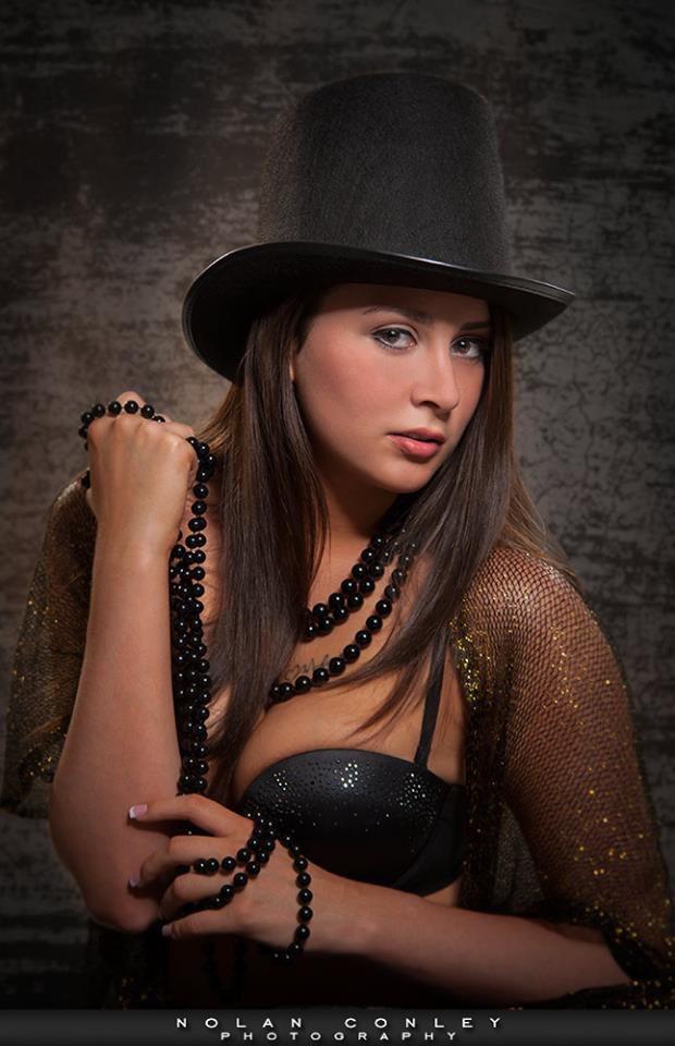 Female model photo shoot of NicoleDanielleRichard in Houston, Texas Studio