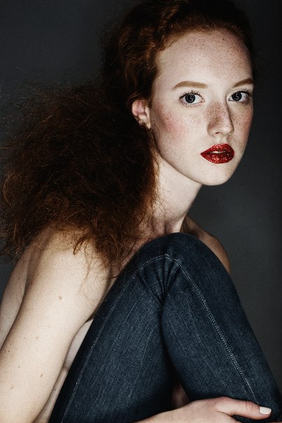 Female model photo shoot of Anastasia Arsenic