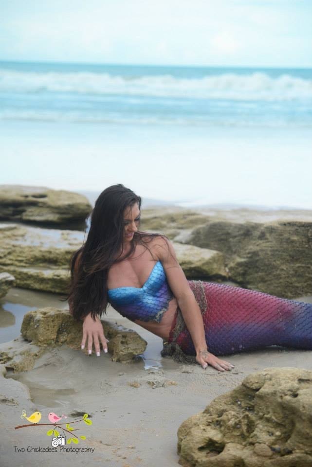 Female model photo shoot of Jade Meek by TwoChickadees in Destin,FL