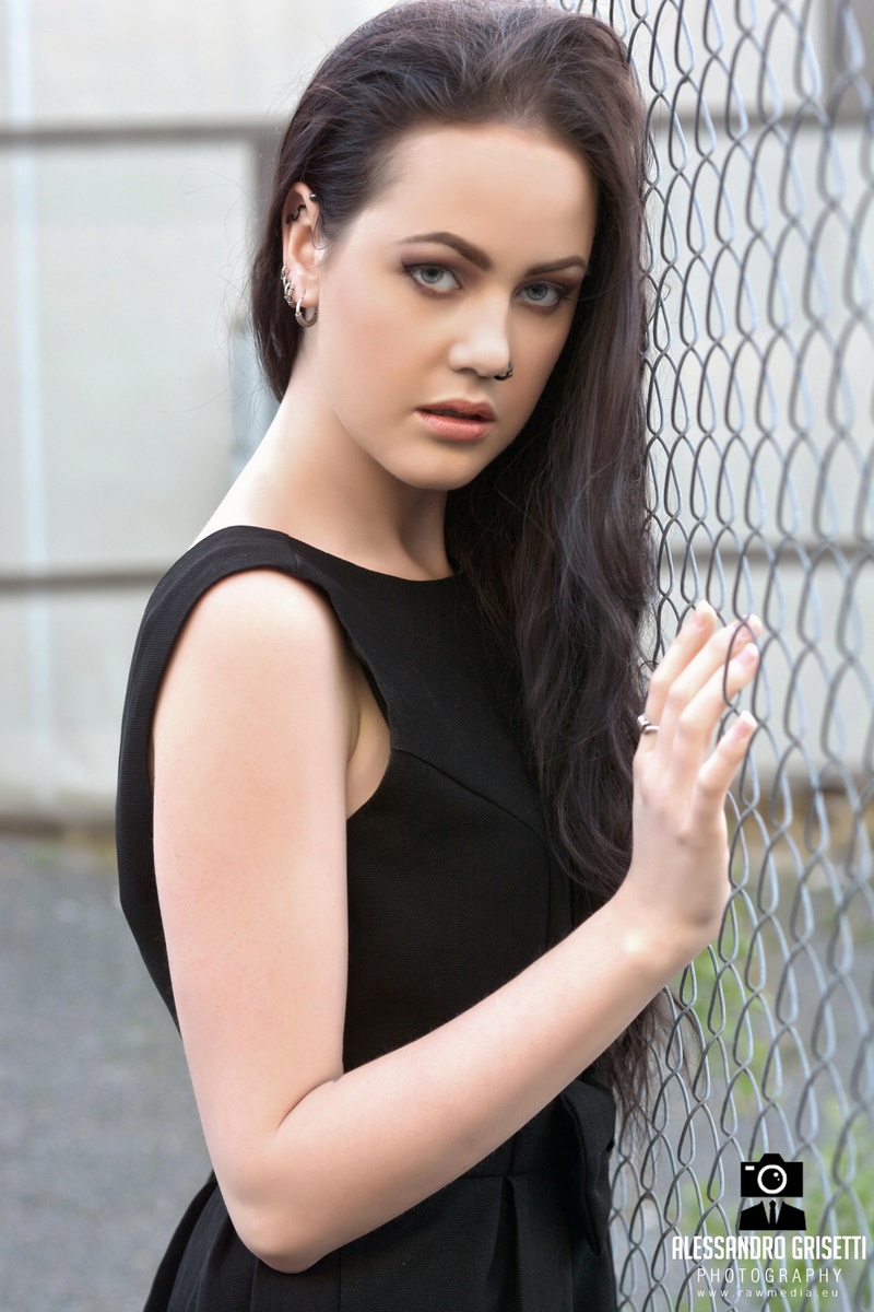 Female model photo shoot of Nella Maredova