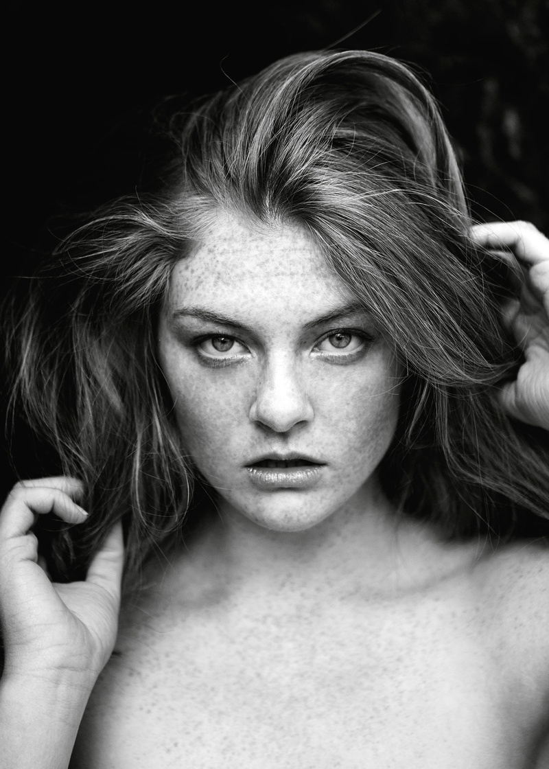 Female model photo shoot of Hannah Cohen