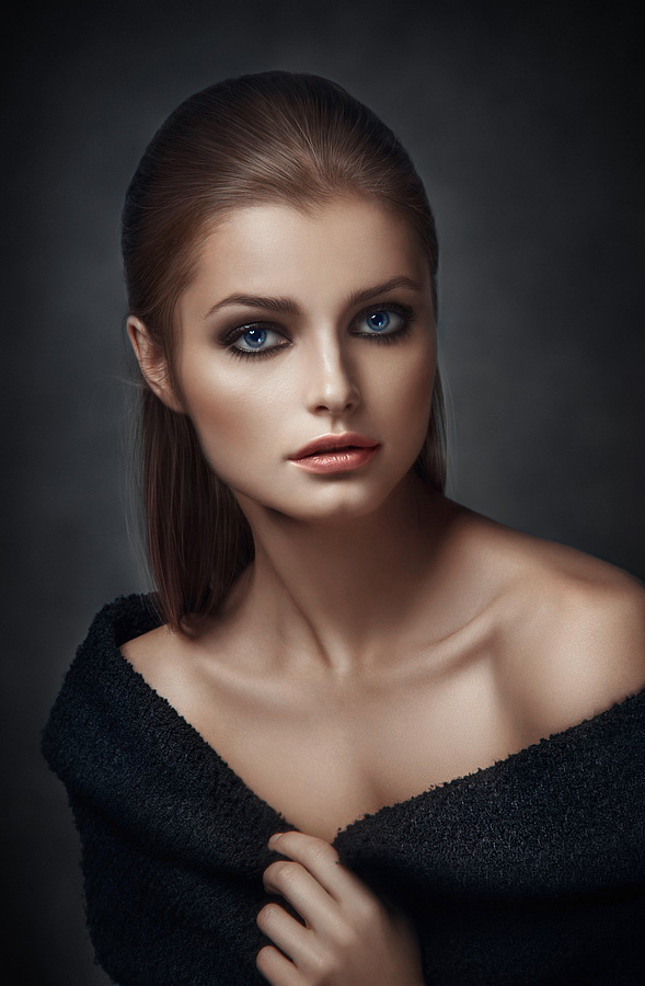 Female model photo shoot of Varava Svetlana