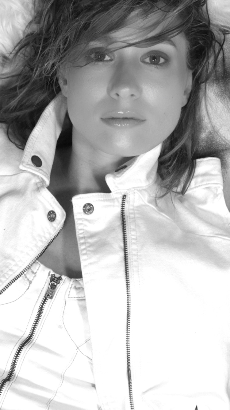 Female model photo shoot of AmandaDrogo