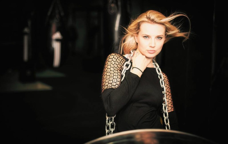 Female model photo shoot of Oksana Max