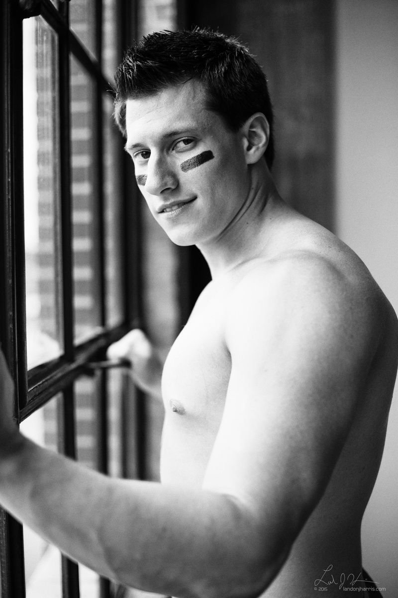 Male model photo shoot of Ethan Bissbort
