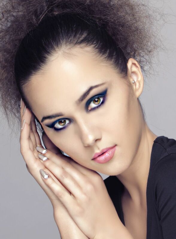 Female model photo shoot of Olena Noelle Make Up