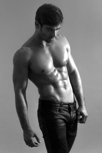 Male model photo shoot of Isaac Padilla