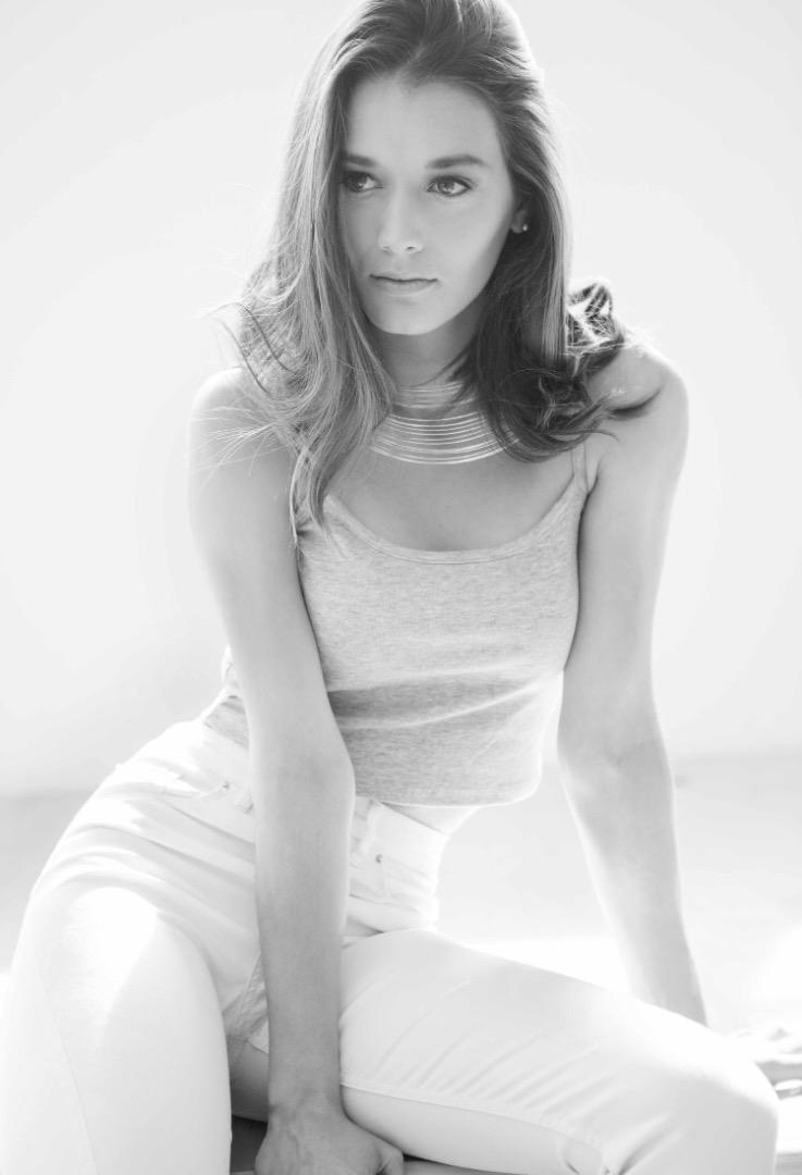 Female model photo shoot of Victoria Magrini