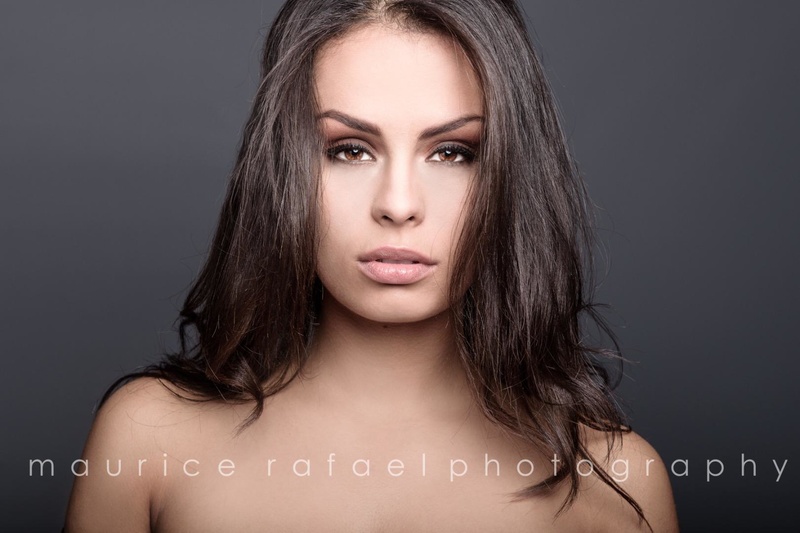 Female model photo shoot of Jasmine Genaye 
