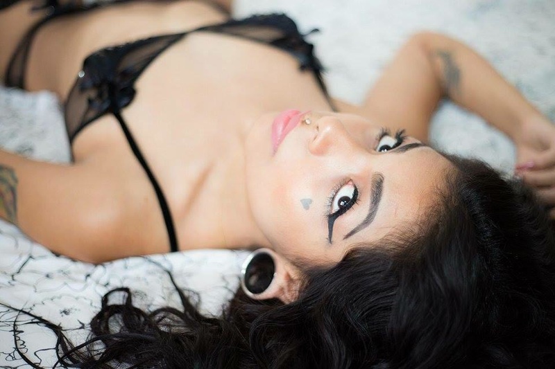 Female model photo shoot of Aby Najera