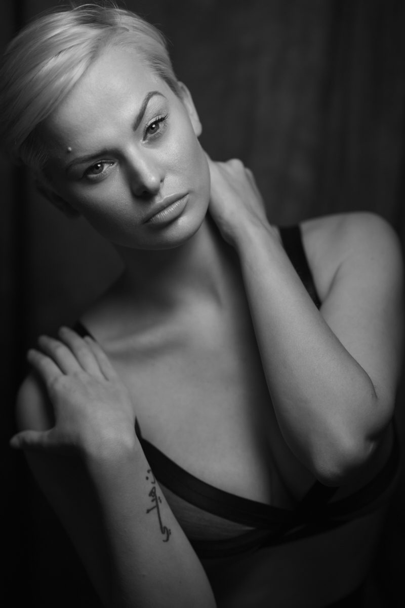 Female model photo shoot of Charlotte Hilton