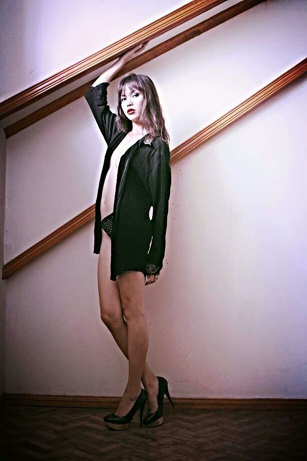 Female model photo shoot of Stephany Grace