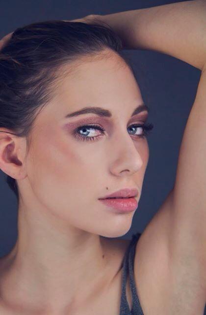 Female model photo shoot of NicoleBlackburn