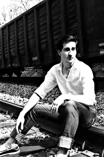Male model photo shoot of DaveryDeVille in St. Louis, MO