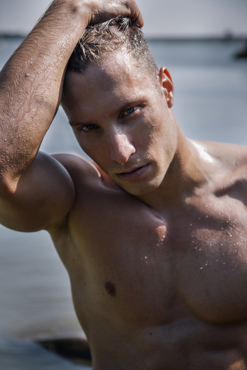 Male model photo shoot of Aegorov5