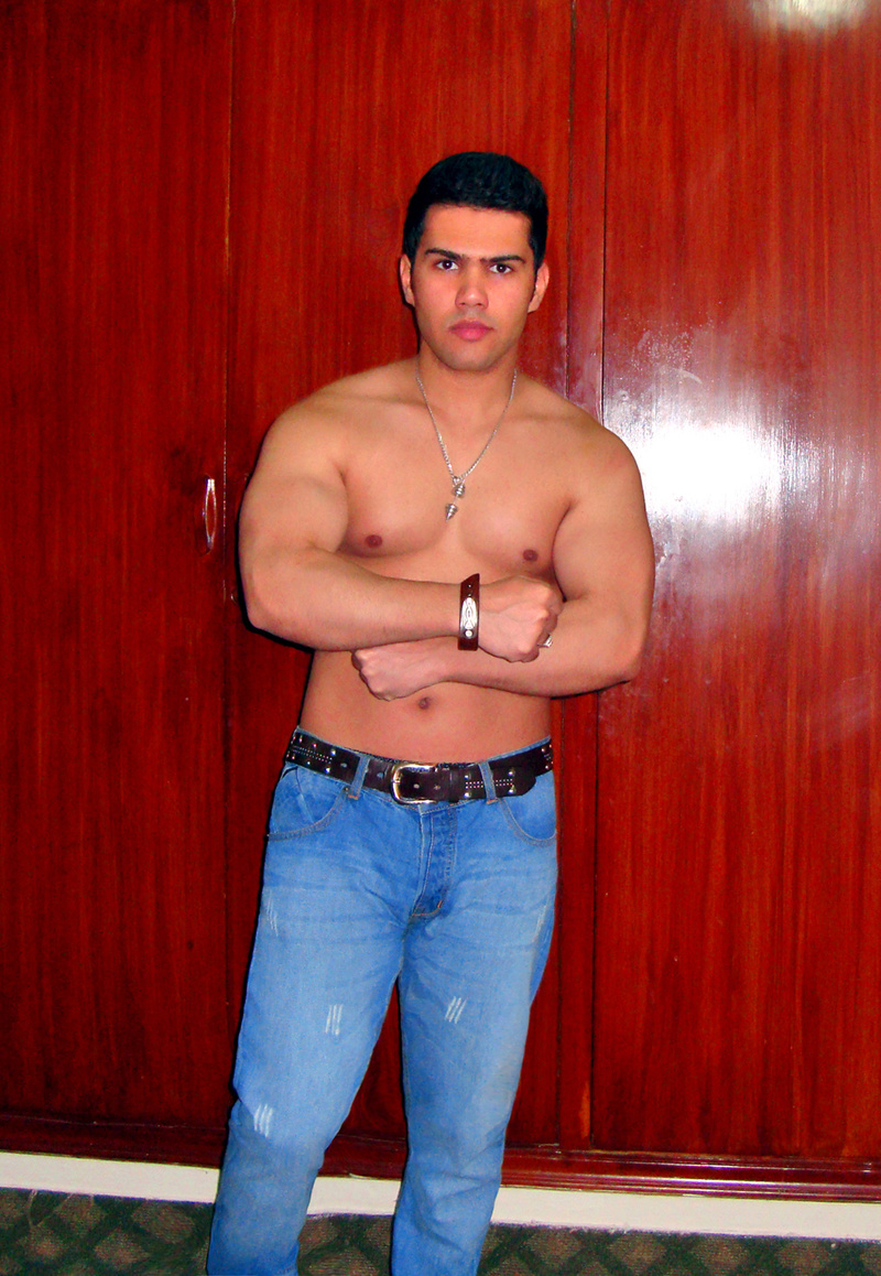 Male model photo shoot of Fareed shah