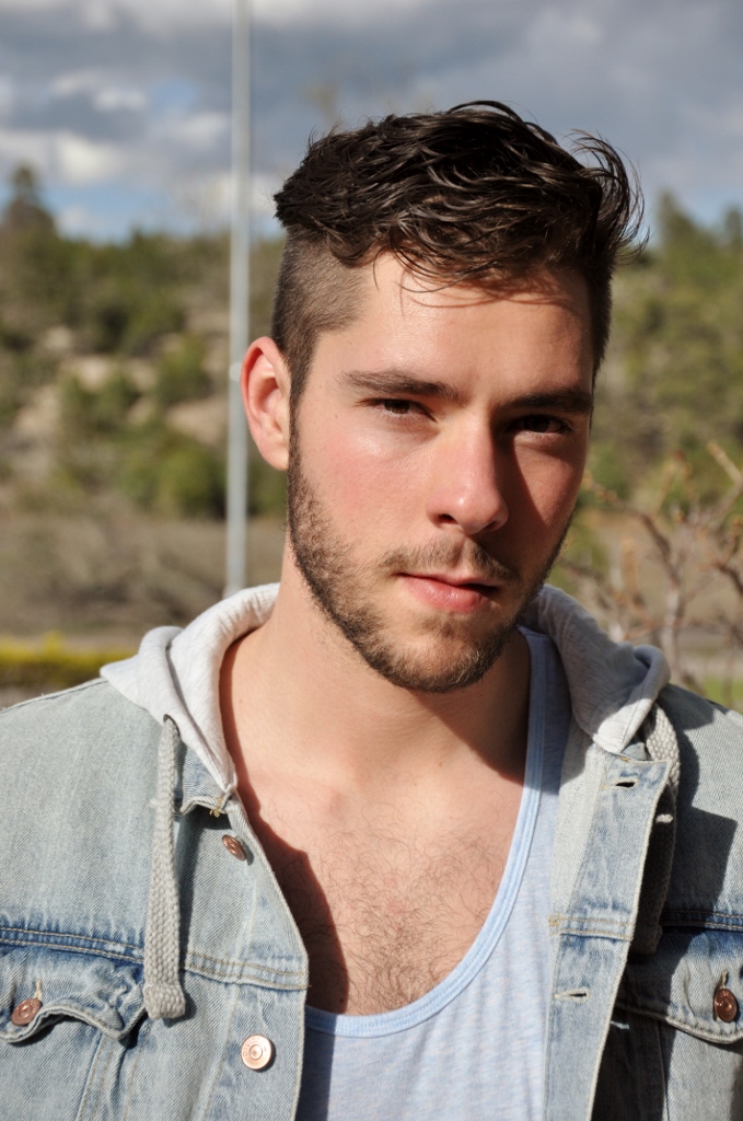 Male model photo shoot of Elijah Kamp