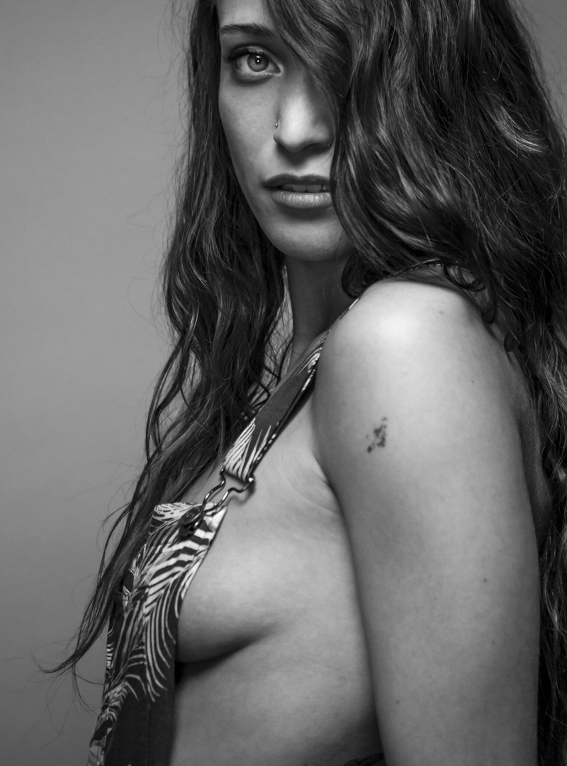 Female model photo shoot of Rosa Federico