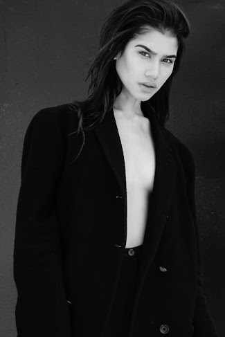 Female model photo shoot of gabby_luna14