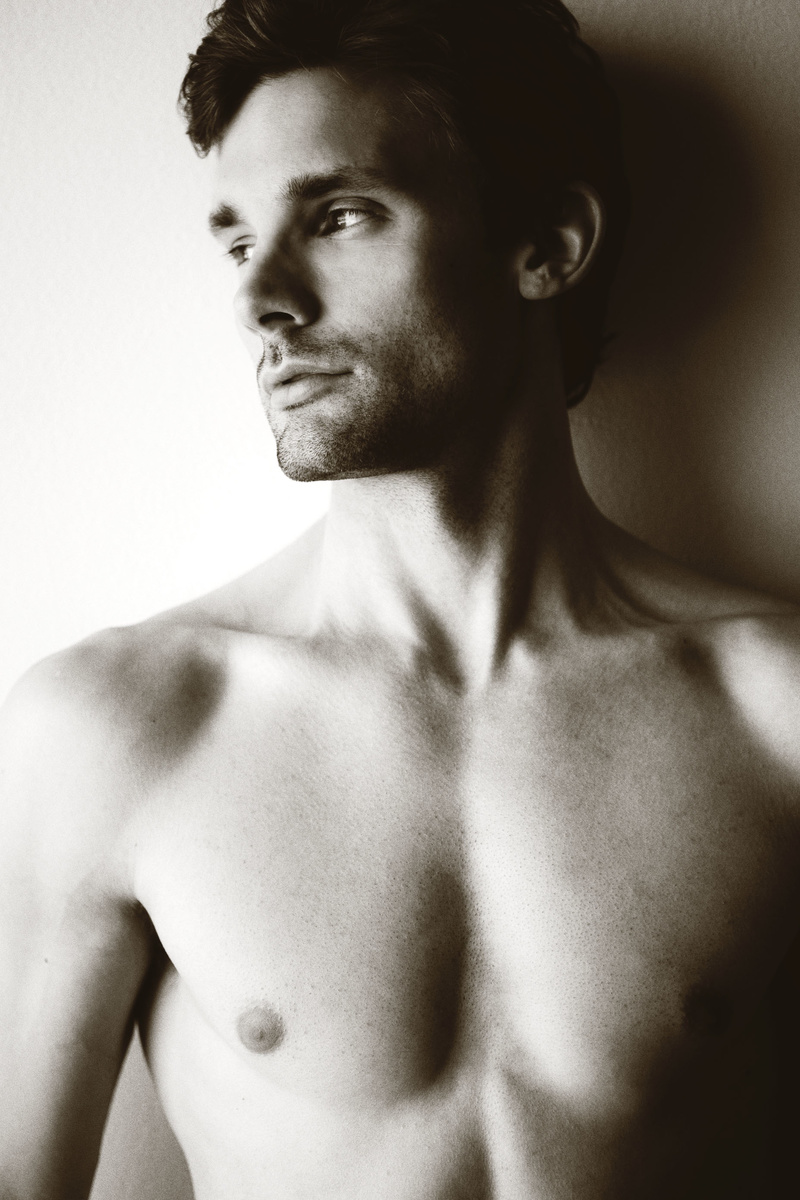 Male model photo shoot of Anthony Mance