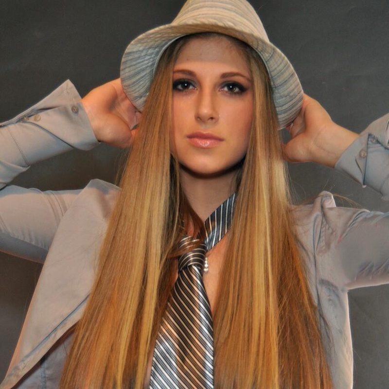 Female model photo shoot of Emiliya1dorful