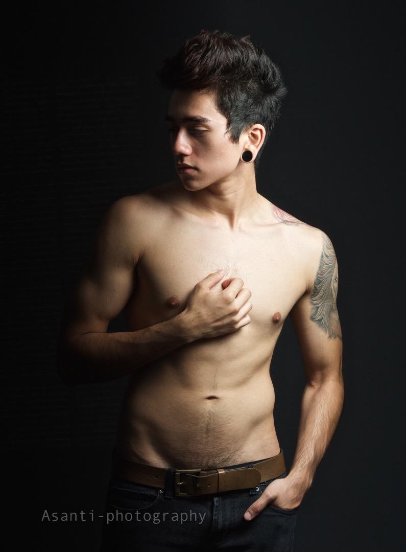 Male model photo shoot of Philip Reynoso