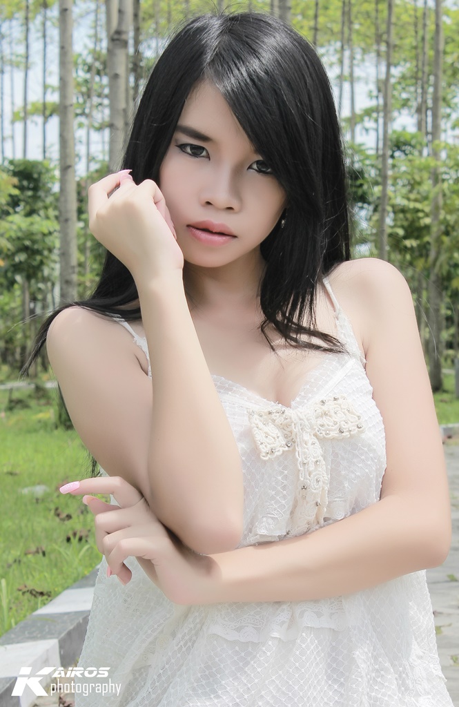 Female model photo shoot of Loveresia Lee in Surakarta, Indonesia