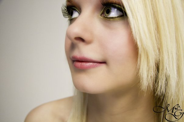 Female model photo shoot of KristenShaw