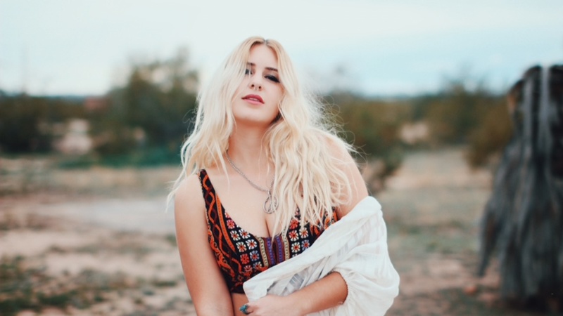 Female model photo shoot of sydneyystorm in Phoenix, AZ