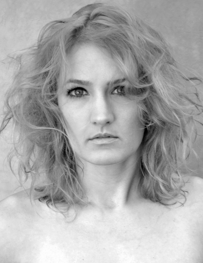 Female model photo shoot of Talyn Edelson
