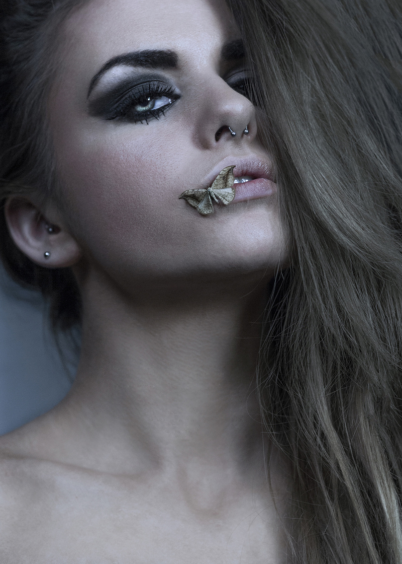 Female model photo shoot of Raluca S