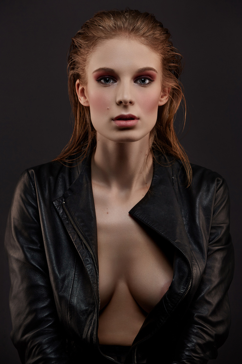 Female model photo shoot of VictoriaSem