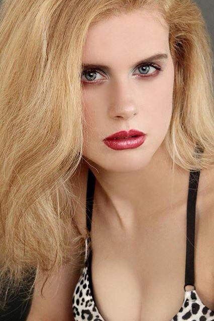 Female model photo shoot of Emily Carpenter