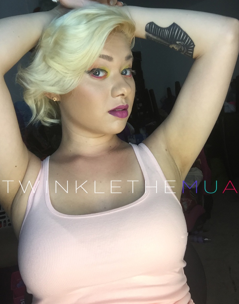 Female model photo shoot of TWINKLETHEMUA