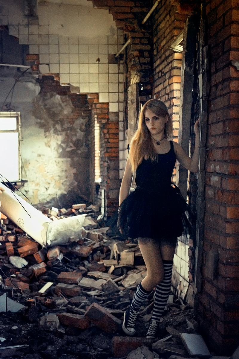 Female model photo shoot of Kate Baskova in house