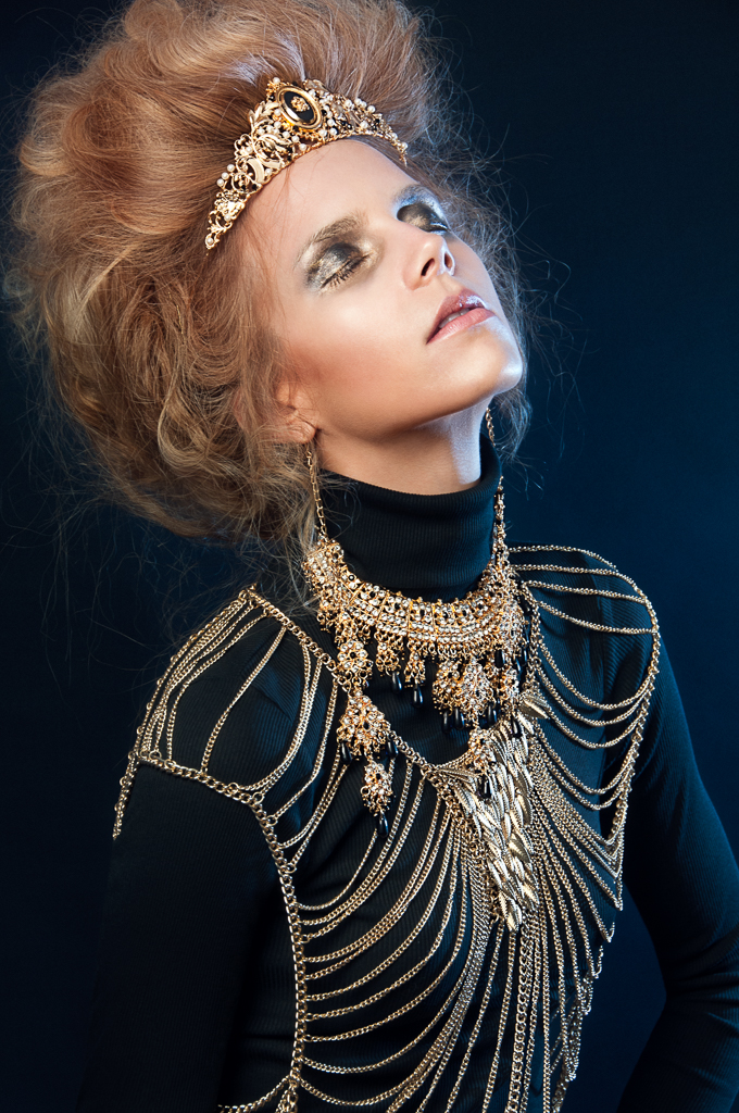 Female model photo shoot of Leah Manzari by Julie De Moura