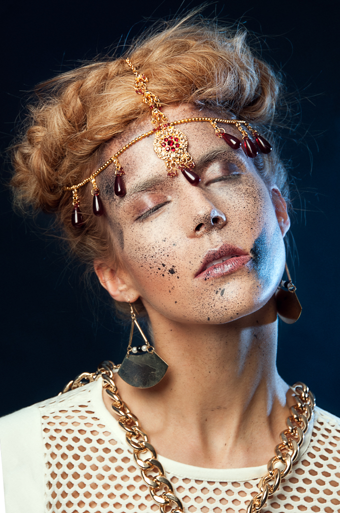 Female model photo shoot of Leah Manzari by Julie De Moura