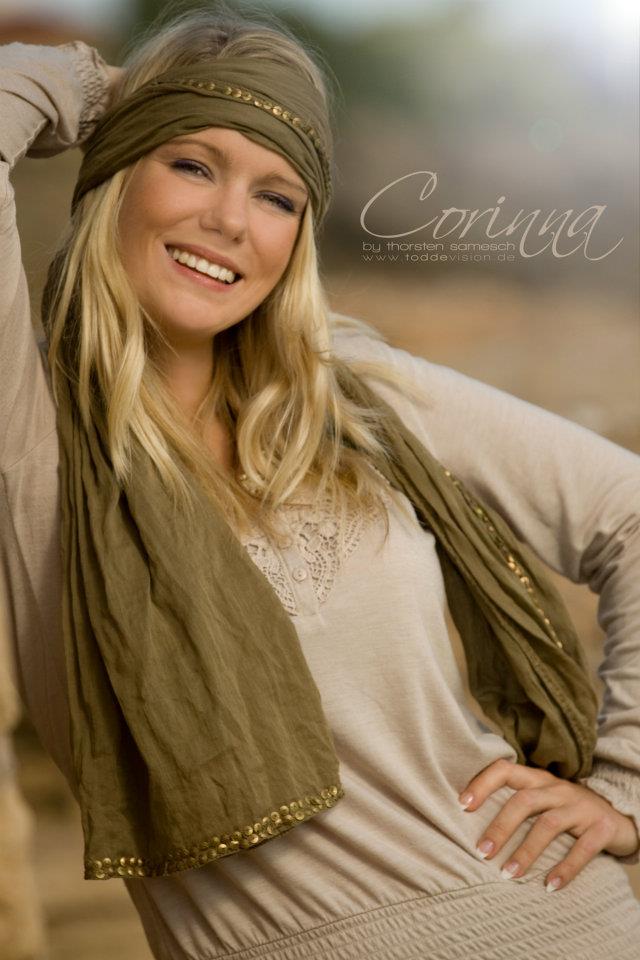 Female model photo shoot of Corinna901