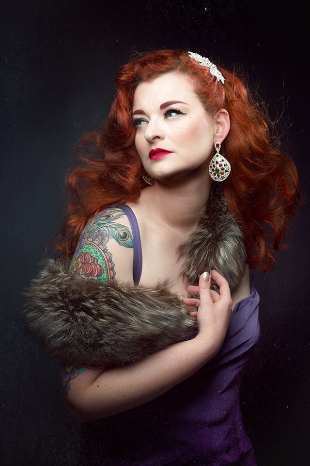 Female model photo shoot of GingerHeartbreaker