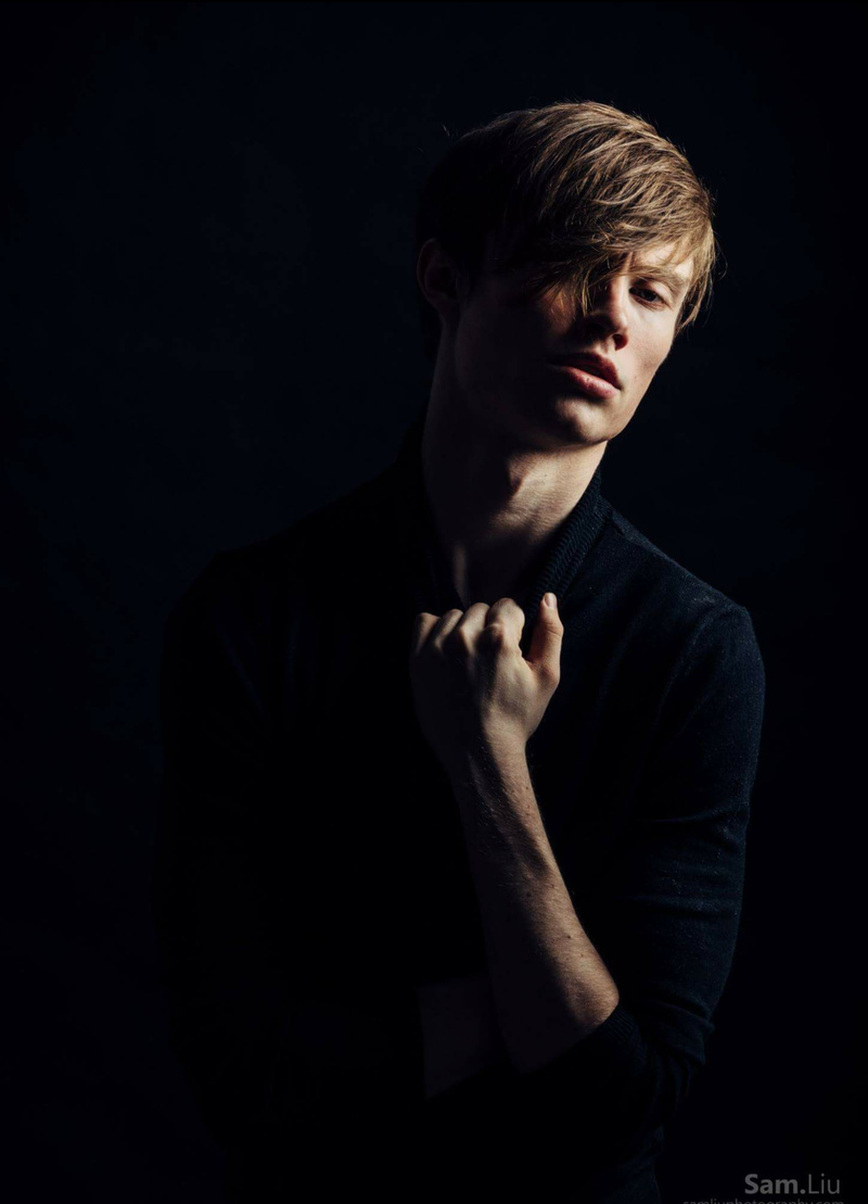 Male model photo shoot of Matthew Dwight Lincoln