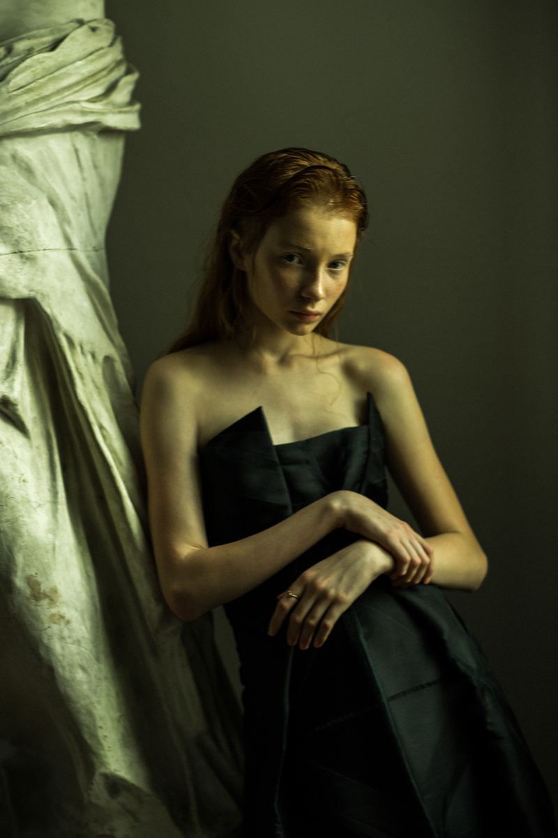 Female model photo shoot of Yana Davydova