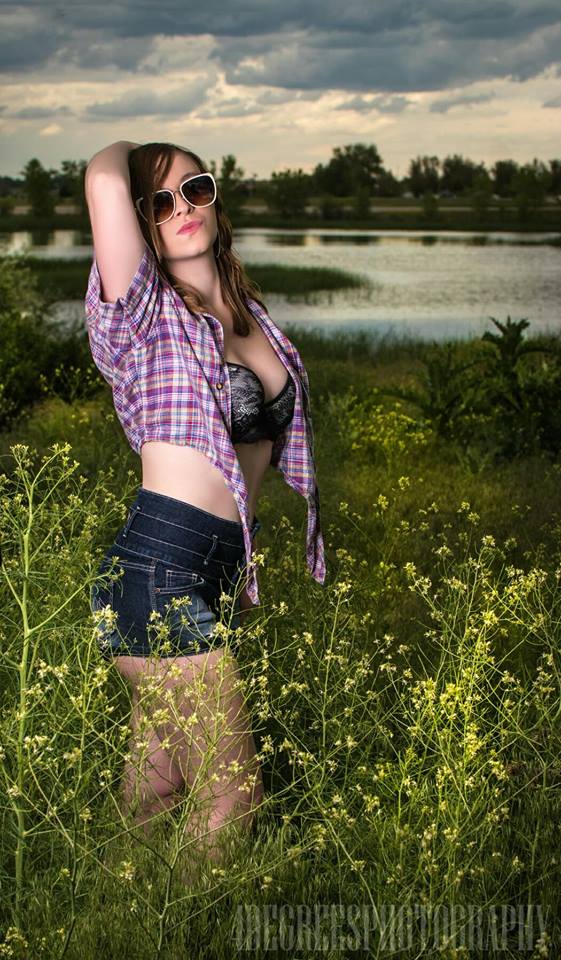Female model photo shoot of KaylaaBabyy