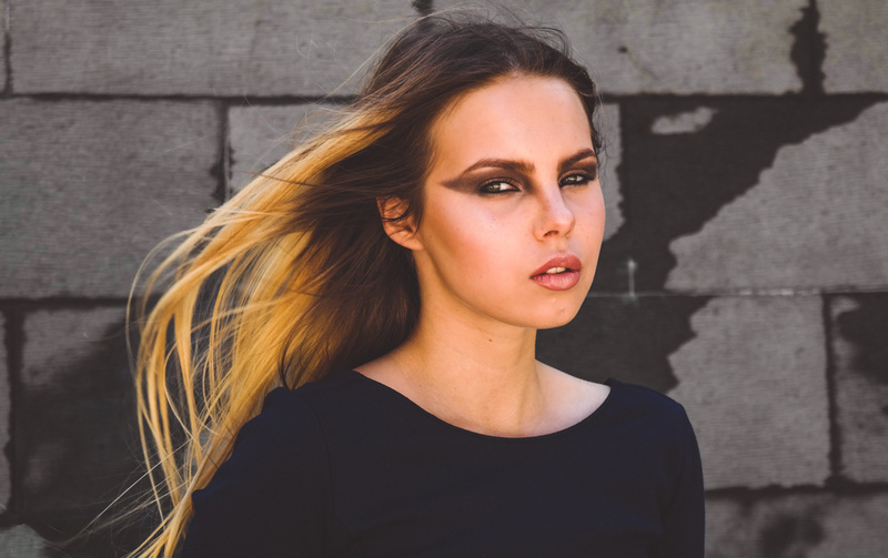 Female model photo shoot of makeupcourt