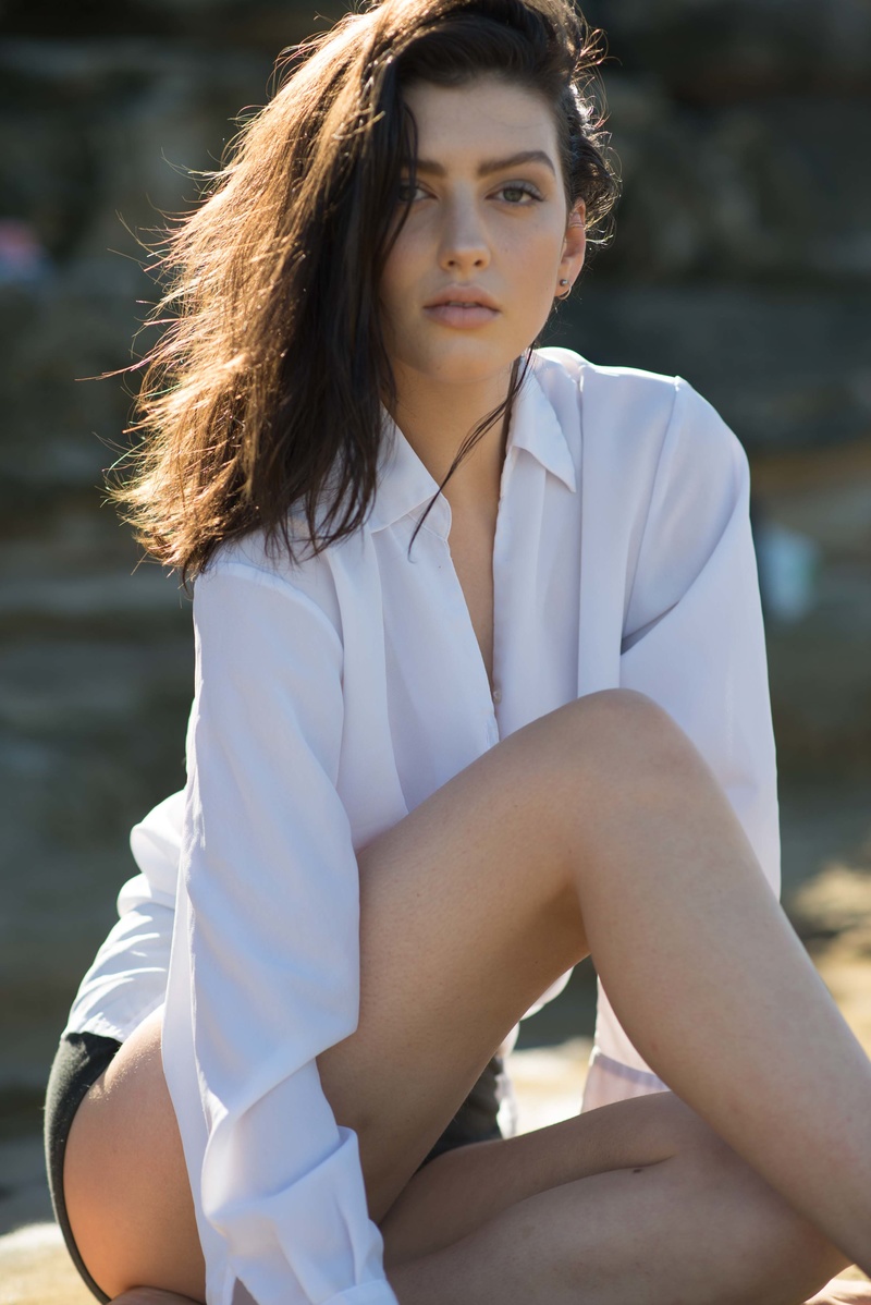 Female model photo shoot of Angie Kiara