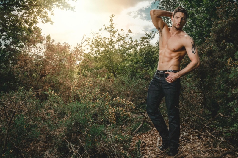 Male model photo shoot of Daniel_James  by Chaturon