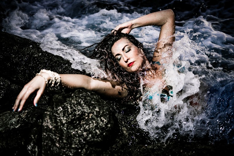 Female model photo shoot of Heather Hammons Holland in Oahu, Hawaii