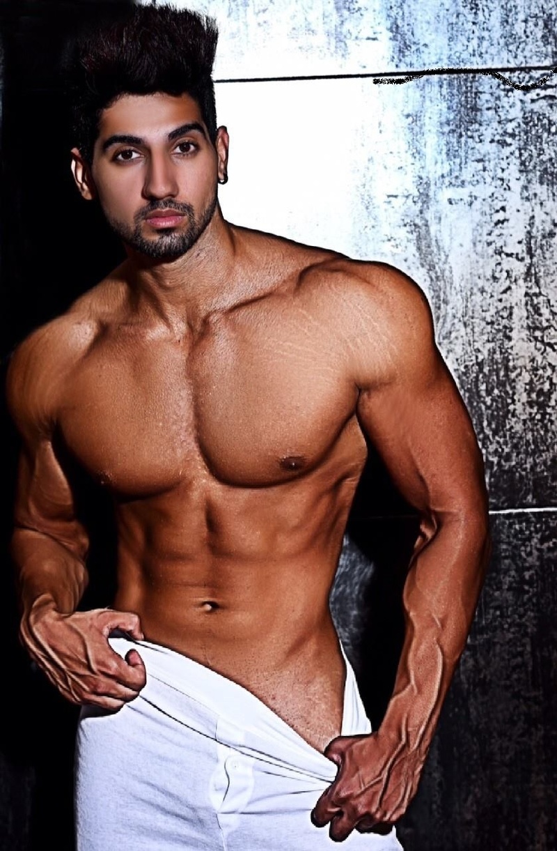 Male model photo shoot of maaz waqqar