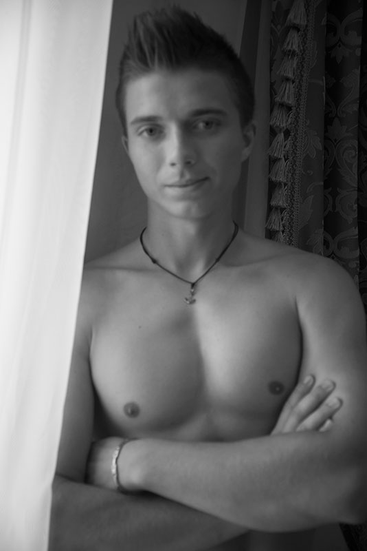 Male model photo shoot of Danny DiCaprio in Ukraine