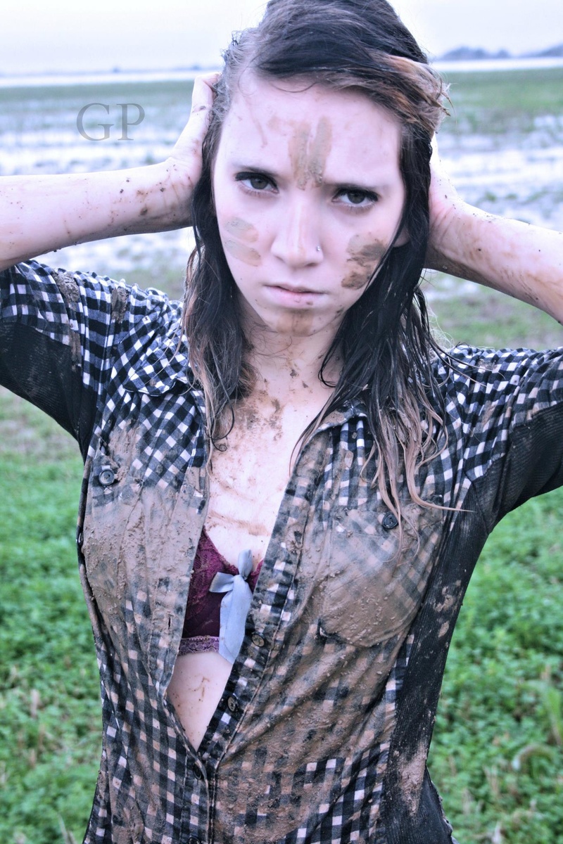 Female model photo shoot of Tessi Angelique in Louisiana